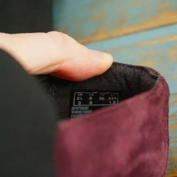 Clarks Unstructured Womens Un Blush Loafers Size 5 M Burgundy Red Black Suede - Picture 9 of 11